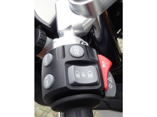 bmw - hp-2-sport