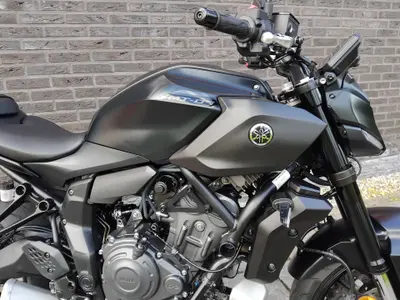 YAMAHA MT 07 – foto 3
