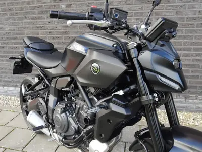 YAMAHA MT 07 – foto 4