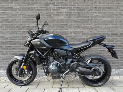 YAMAHA MT 07 – foto 2