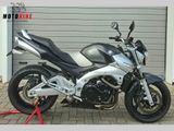SUZUKI GSR 600