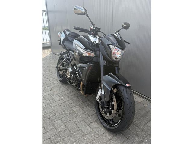 suzuki - b-king-1300