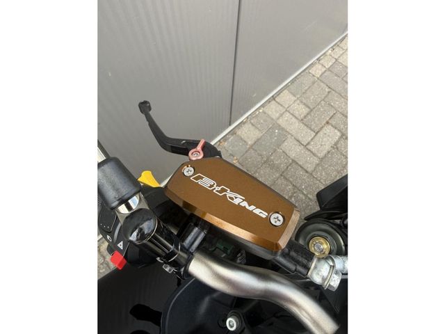 suzuki - b-king-1300