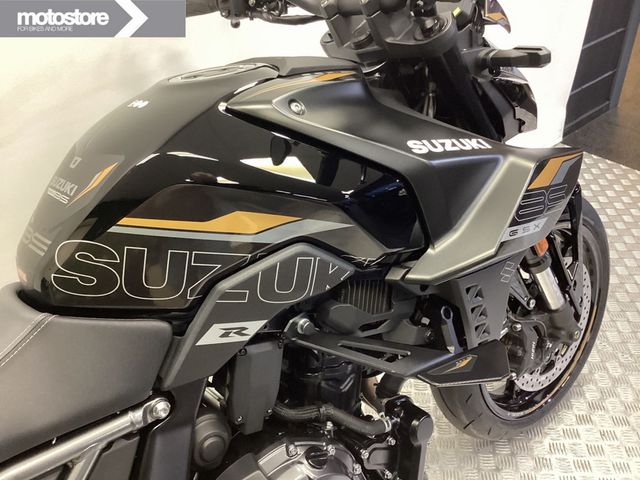 suzuki - gsx-8s
