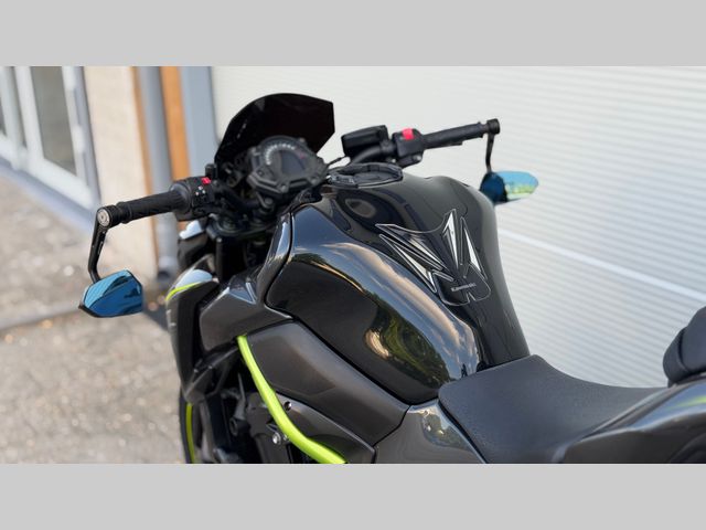 kawasaki - z900