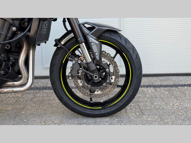 kawasaki - z900