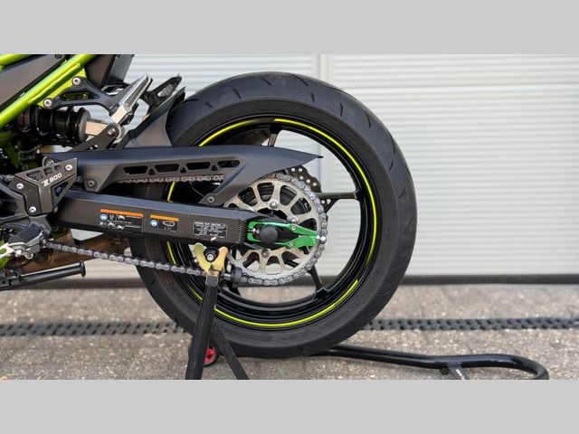 kawasaki - z900