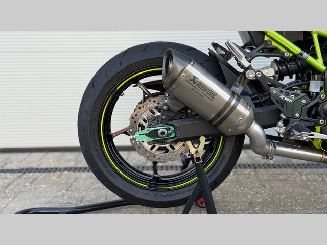 kawasaki - z900