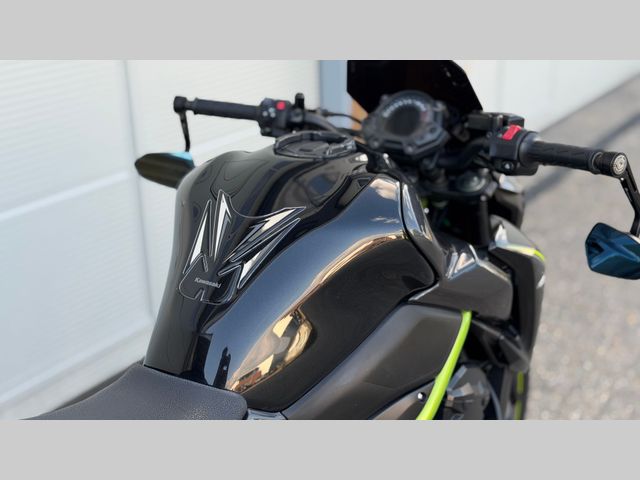 kawasaki - z900