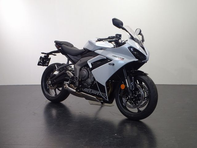 triumph - daytona-660