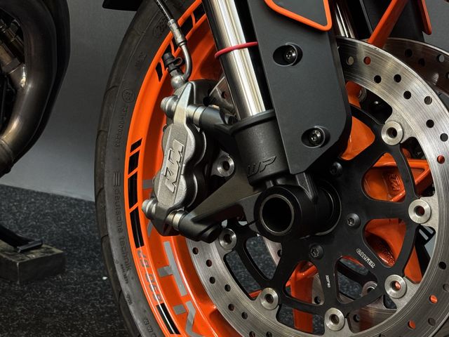 ktm - 890-duke-gp