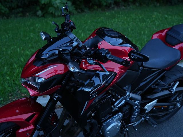kawasaki - z900
