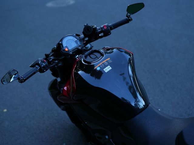 kawasaki - z900