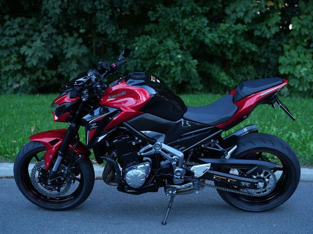 kawasaki - z900