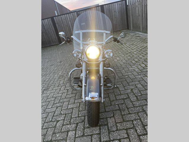 harley-davidson - heritage-softail-classic-flstc