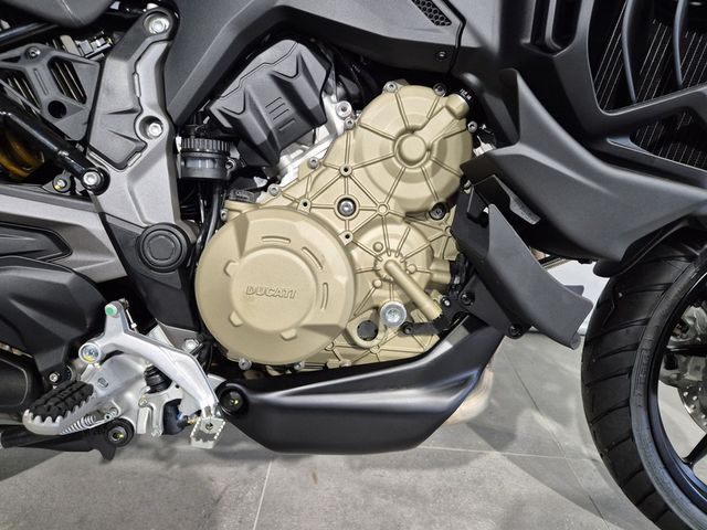 ducati - multistrada-v4-s
