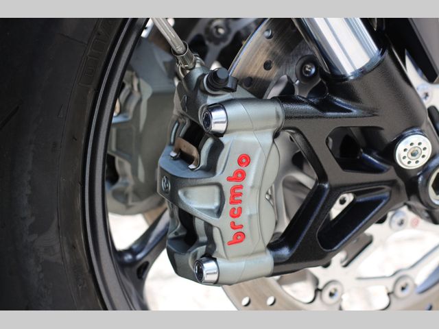 triumph - street-triple-rs