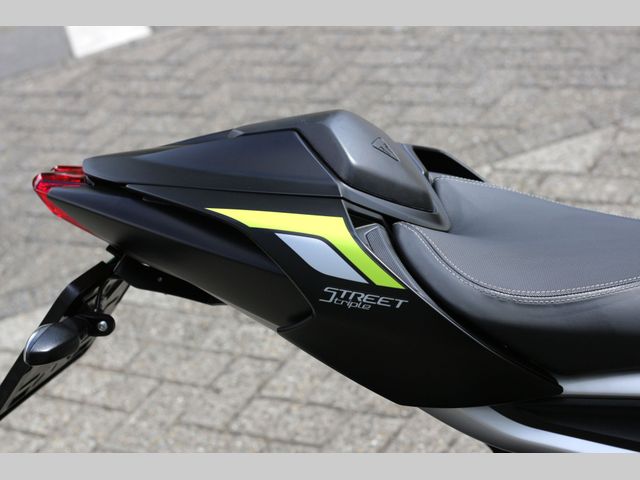 triumph - street-triple-rs