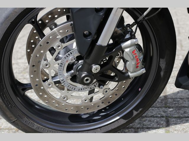 triumph - street-triple-rs
