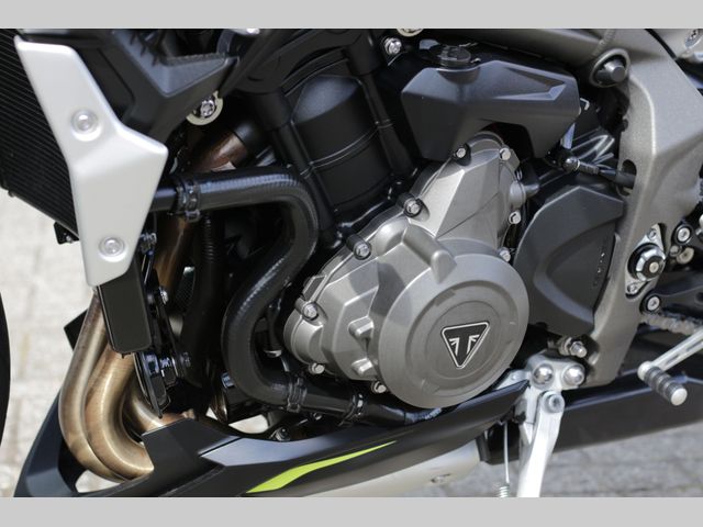 triumph - street-triple-rs