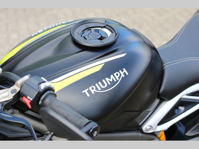 triumph - street-triple-rs