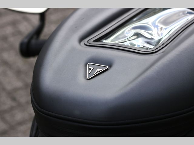 triumph - street-triple-rs