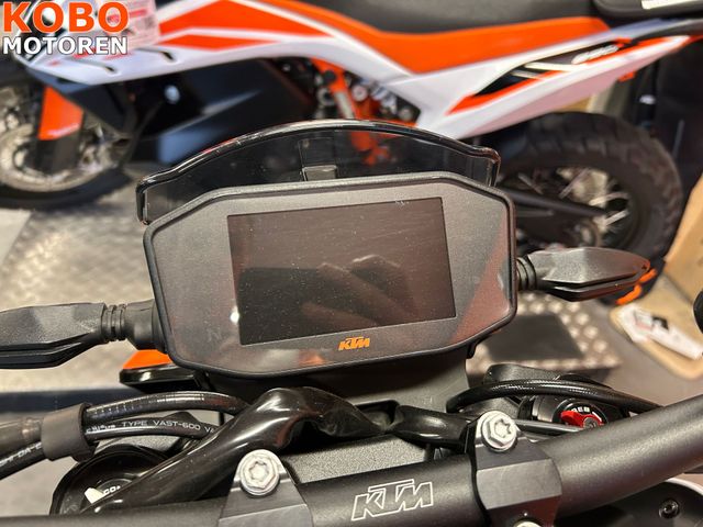 ktm - 890-duke-r