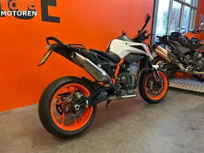 KTM 890 DUKE R – foto 4