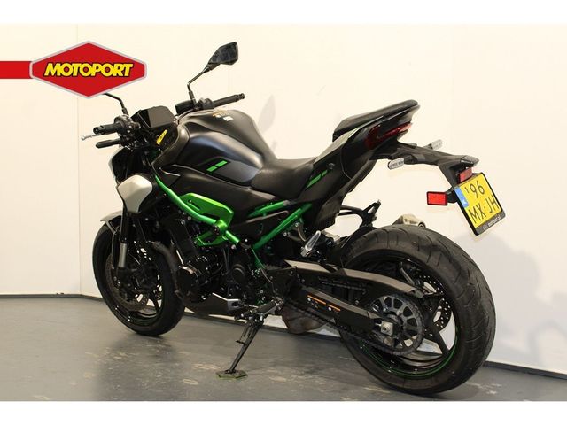 kawasaki - z900