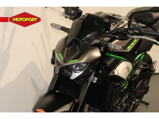 kawasaki - z900