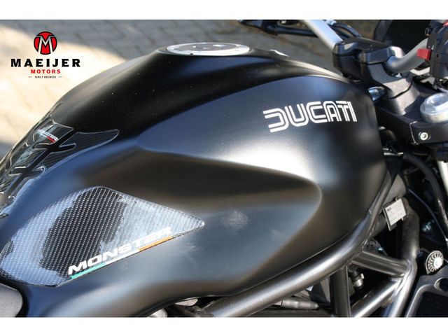 ducati - monster-821