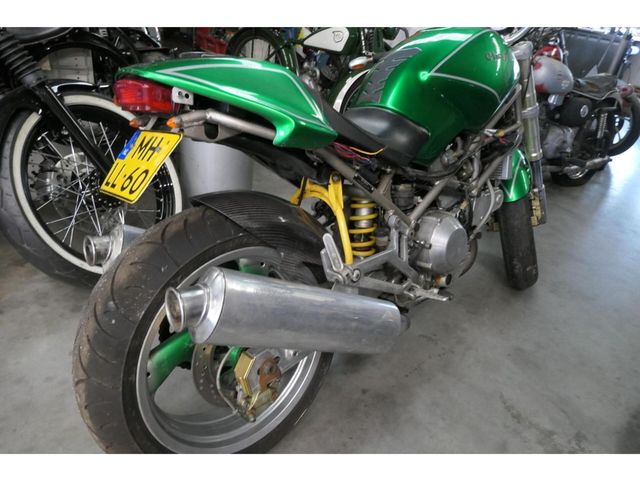 ducati - m-900-monster