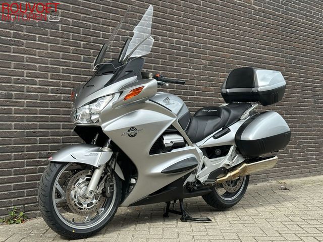 honda - st-1300-pan-european-abs