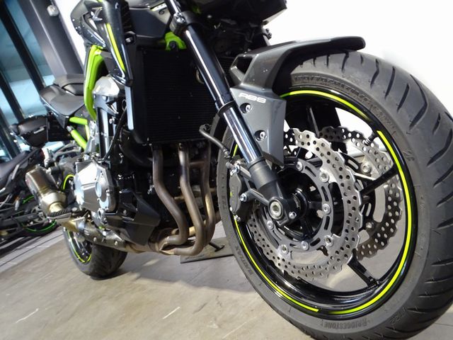 kawasaki - z900