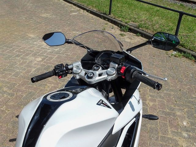 triumph - daytona-660