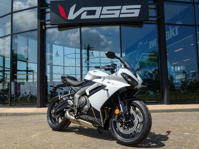 triumph - daytona-660