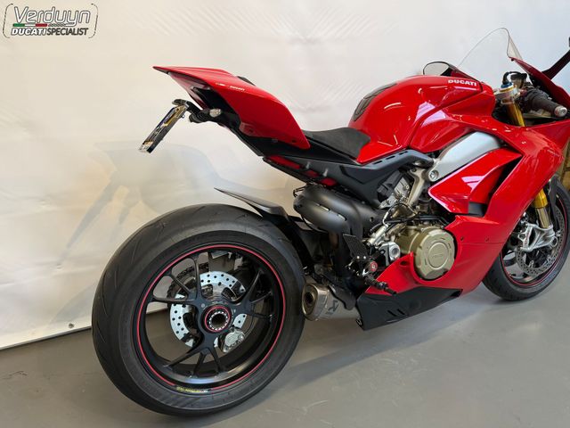 ducati - panigale-v4-s