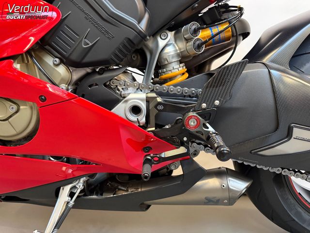 ducati - panigale-v4-s
