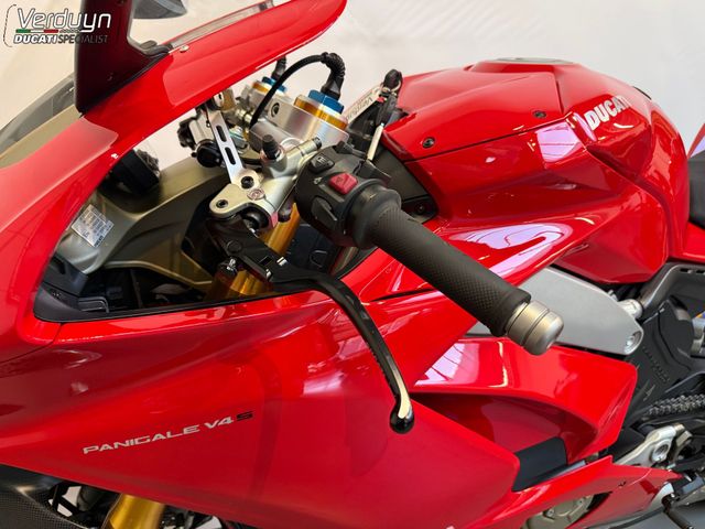 ducati - panigale-v4-s