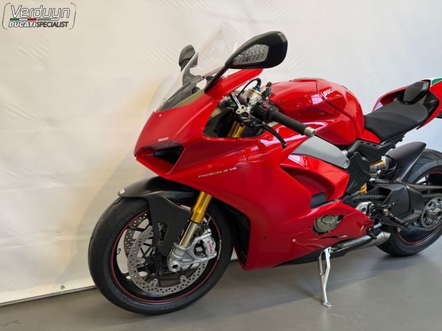 ducati - panigale-v4-s