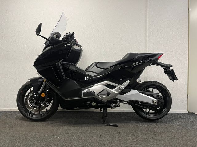 honda - forza-750