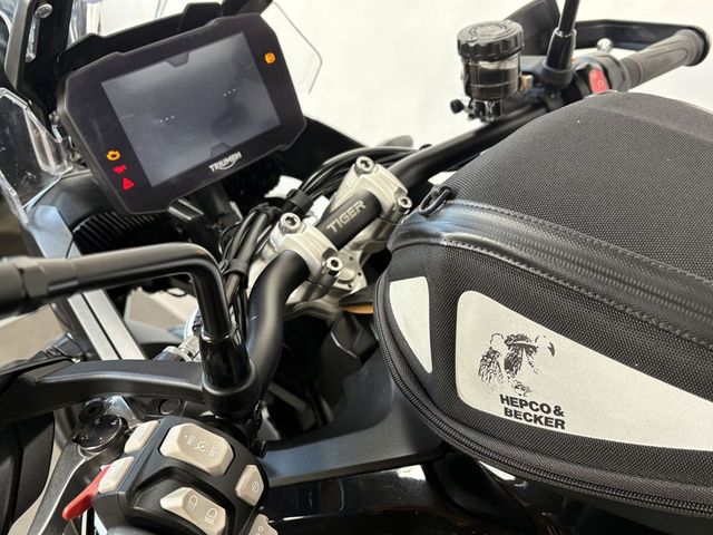 triumph - tiger-900-gt