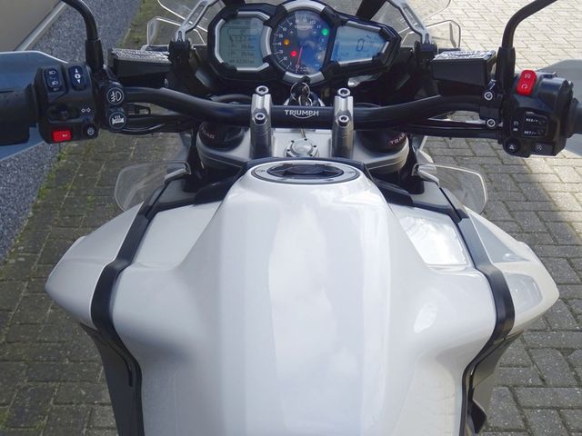 triumph - tiger-1200-xcx
