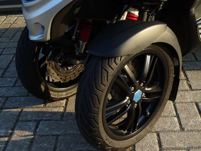 piaggio - mp3-300-hpe-sport