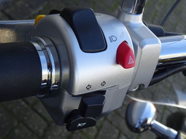 suzuki - c-800-intruder