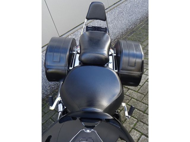 suzuki - c-800-intruder