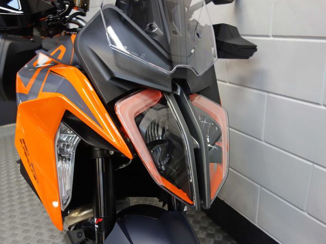 ktm - 1290-super-duke-gt