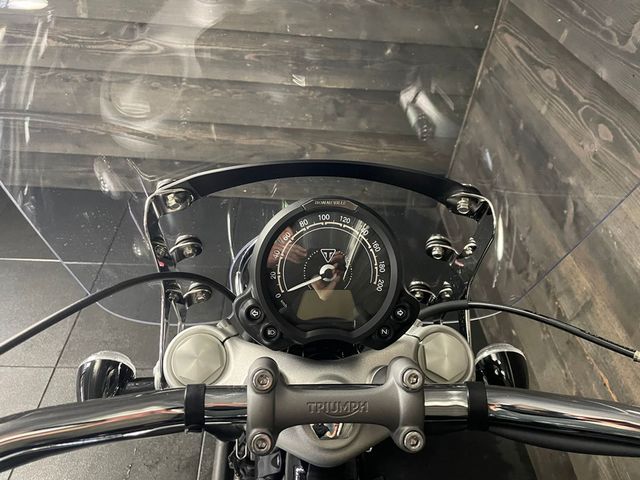 triumph - bonneville-speedmaster