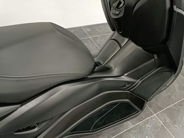 yamaha - x-max-300-abs