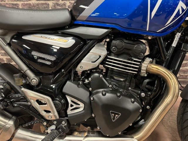 triumph - speed-400